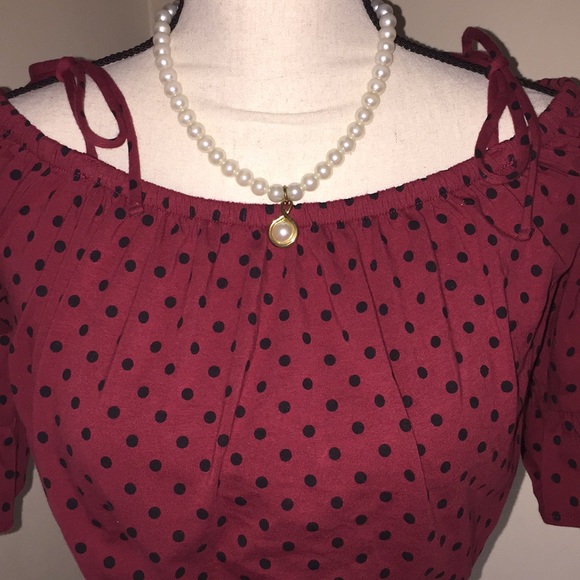 Elegant Off-Shoulders Crop Knit Top (NWOT) - Picture 2 of 7